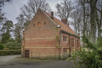 Chapel, Zehlendorf Cemetery, Onkel-Tom-Straße, Zehlendorf, Berlin, Germany, Europe