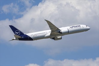 A Lufthansa Boeing 787-9 Dreamliner aircraft with the registration D-ABPB at the airport in