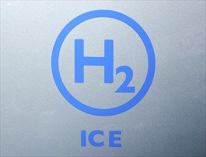 Logo of a hydrogen combustion engine, H2-ICE, on an IVECO lorry, Hanover, 18/09/2024, Hanover,