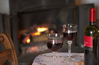 Red wine in glasses, nutrition, food, alcohol, food culture, open fire, romance