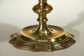 Brass chandelier, brass, brass base, semi-precious metal, copper alloy