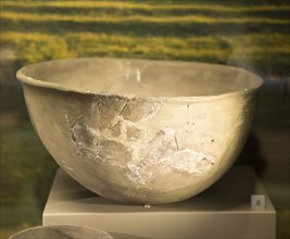 Close up of neolithic pottery cooking bowl rom Woodhenge. With permission of Wiltshire Museum,