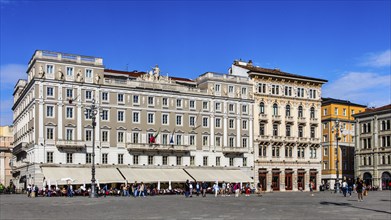 Casa Stratti with the renowned coffee house Caffe degli Specchi, classicism, Piazza Unità d'Italia