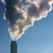 Symbolic image energy transition, fossil fuels, smoking chimney, industrial plant, chimney, flue,