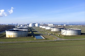 Tanks filled with crude oil at Ölhafen Rostock GmbH, EUROPORTS. The PCK refinery in Schwedt is