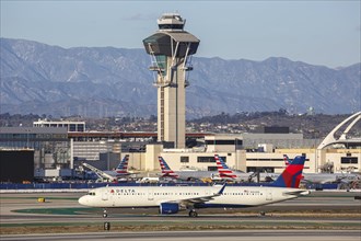 A Delta Air Lines Airbus A321 aircraft with the registration number N354DN at Los Angeles Airport,