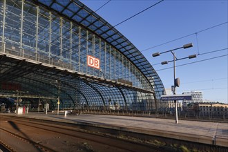 No train services and no passengers at Berlin Central Station. The trade union Verdi and the