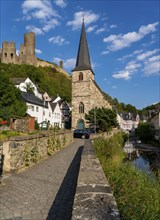 Monreal, idyllic half-timbered village in the Elz valley, ruins of the Löwenburg castle, in the