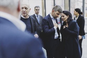 (R-L) Annalena Bärbock (Bündnis 90/Die Grünen), Federal Foreign Minister, and Thomas Hitzelsberger,