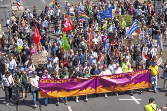 Demonstration against the AFD party conference in Essen, several tens of thousands of demonstrators