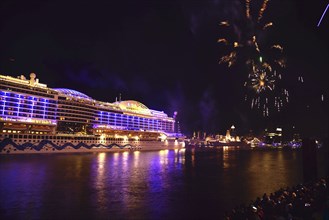 Germany, Hamburg, Elbe Philharmonic Hall, concert hall, harbour birthday, cruise ship AIDAprima,