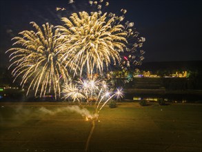 Around the three illuminated Elbe castles in Dresden, over 6000 visitors celebrated a balmy summer