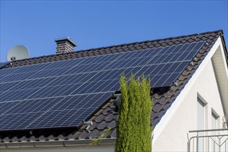 Detached house with photovoltaic system