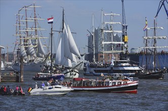 Europe, Germany, Hamburg, Elbe, Harbour Birthday, View from St. Pauli to the Elbe Philharmonic