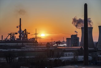 The two blast furnaces of HKM, Hüttenwerke Krupp Mannesmann, in Duisburg-Hüttenheim, extinguishing