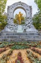 Gilded Johann Strauss monument, Stadtpark, Parkring, Vienna, Austria, Europe