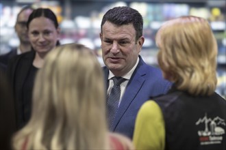 Hubertus Heil (SPD), Federal Minister of Labour and Social Affairs, and Dr Daniela Büchel, Head of