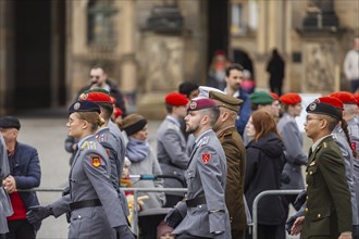 Public roll call of the Army Officers' School on Theatre Square: Bundeswehr honours and bids