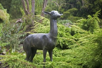 Bronze deer sculpture in Italianate garden of landscape gardener Harold Ainsworth Peto created