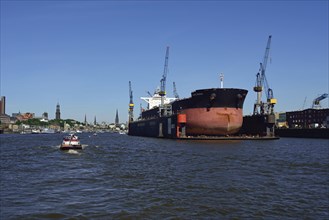 Hamburg, Elbe, Hafen, Hafenbecken, Massengutfrachter Cap Maria