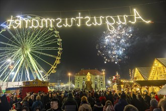 New Year's Eve in Dresden's Old Town, the Augustus Bridge finally proves itself as a pedestrian