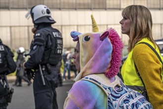 Demo against the AFD party conference in Essen, unicorn costume, police officers, North