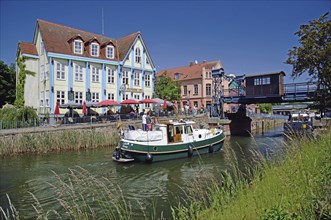 Europe, Germany, Mecklenburg-Western Pomerania, Plau am See, Lake Plau, Elde-Müritz waterway, lift