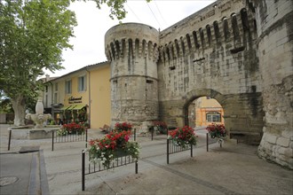 Porte de Villeneuve and fountain, historic town wall, twin towers, defence towers, town