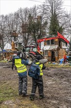 2nd day of the clearing of the hamlet of Lützerath, by the police, of tree houses and huts,