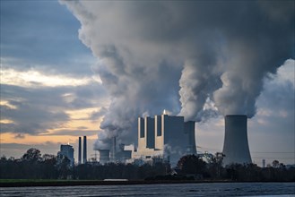 Neurath lignite-fired power plant, near Grevenbroich, power plant units F and G, A-E, thick water