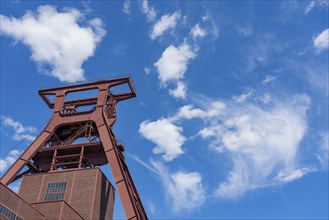 Zollverein Coal Mine Industrial Complex World Heritage Site, double headframe, shaft 12, Essen,