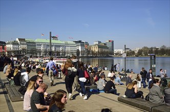 Europe, Germany, Hamburg, City, Inner Alster Lake, Lunch break on the Alster terrace, Jetty,