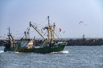 Fishing trawler TH10 DIRKJE, off the coast of Scheveningen, The Hague, with spread nets,