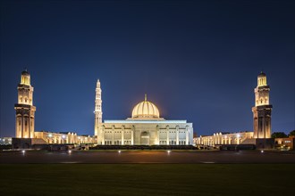 Sultan Qaboos Grand Mosque, night shot with lighting, Muscat, Oman, Asia