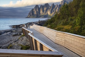 Coastal section Tungeneset, Devil's Teeth, Okshornan mountain range, Senja, Troms, Nord-Norge,