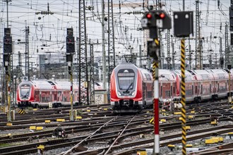 Regional express train entering Frankfurt am Main main station, track system, signals, overhead