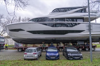 Craning the €6.3 million Sunseeker 88Y motor yacht, weighing 82 tonnes, in preparation for the