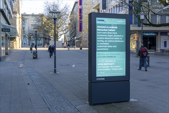 Call to keep distance, advertising campaign of the outdoor advertising company Ströer and t-online,