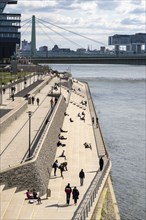 Effects of the coronavirus crisis, Rhine promenade, Rhine boulevard, on the Deutzer Ufer, few