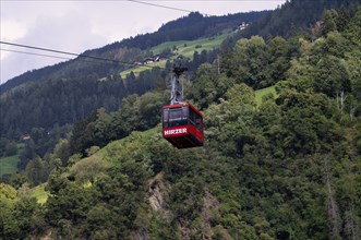 Hirzer cable car, gondola from the valley station to the middle station, Almenweg, Klammeben,