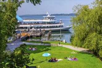 Jetty with tour boat, Seeshaupt, Lake Starnberg, Bavarian Alpine Foreland, Upper Bavaria, Bavaria,