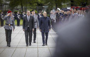 Olaf Scholz (R, SPD), Federal Chancellor, and Boris Pistorius, Federal Minister of Defence, during