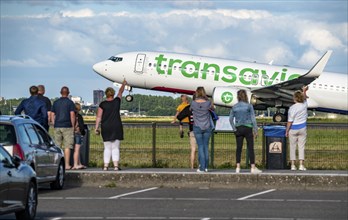 Amsterdam Shiphol Airport, Polderbaan, one of 6 runways, spotter area, see aeroplanes up close,