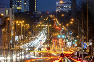 Evening city centre traffic, rush hour, Alfredstraße, B224, in Essen, Germany, Europe