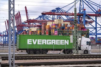 Port of Hamburg, Waltershofer Hafen, container ships, lorries bring and collect freight containers