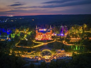 Around the three illuminated Elbe castles in Dresden, over 6000 visitors celebrated a balmy summer