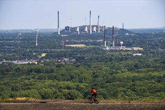 View from the Haniel spoil tip over the green Ruhr landscape to the north-east, over the