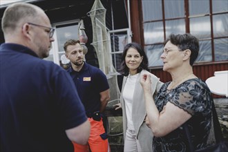 Annalena Bärbock (Alliance 90/The Greens), Federal Foreign Minister, photographed at the fish stand