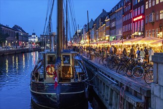 Nyhavn, in the Frederiksstaden district, in the evening, harbour district with houses over 300