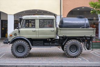 Commercial vehicle Mercedes-Benz Unimog type 416 with double cab and water tank, Baden-Württemberg,